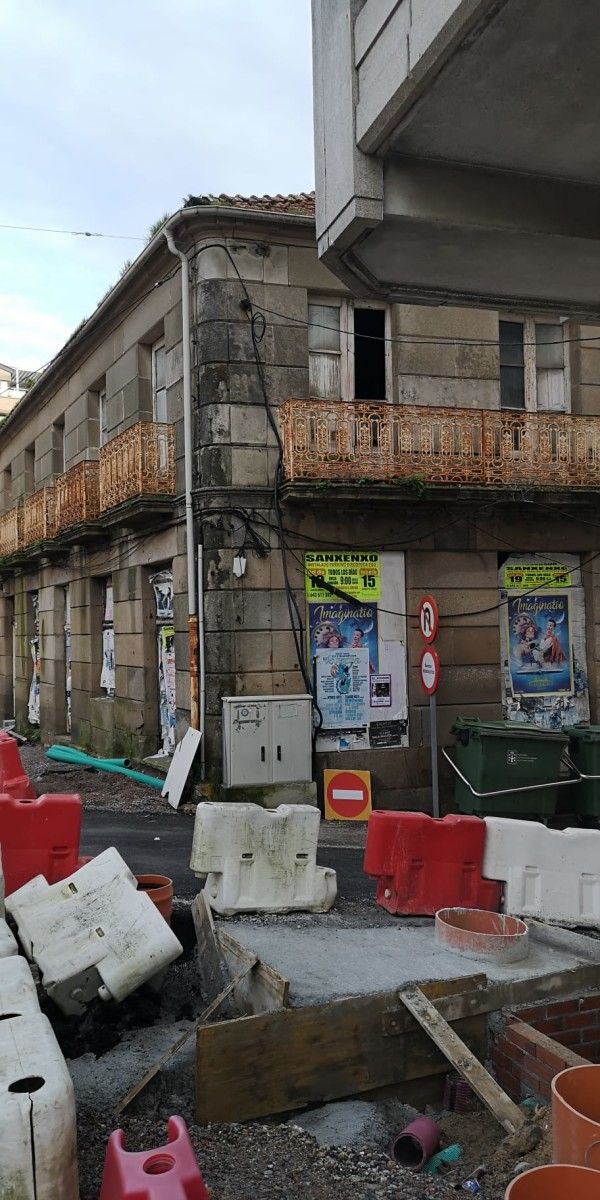 Antigo edificio de Muebles Alonso, na rúa Progreso
