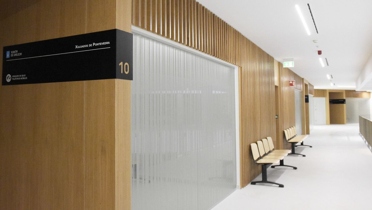 Primeros días de actividad del nuevo edificio judicial de A Parda