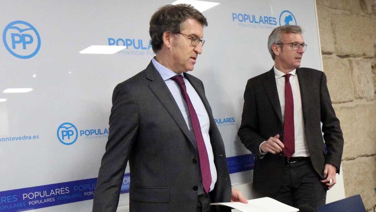 Alberto Núñez Feijóo y Alfonso Rueda, en la junta directiva del PP de Pontevedra