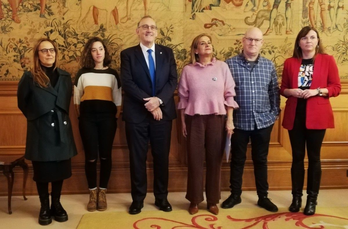 Acto de sinatura do convenio entre a Deputación e a Universidade de Vigo