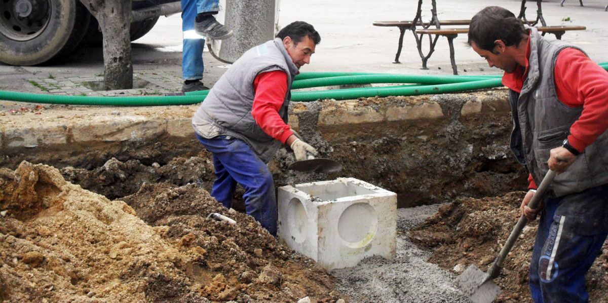 Traballadores da construcción nunha obra en Pontevedra