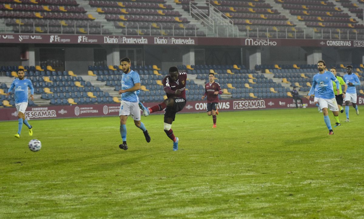 Partido de Copa del Rey entre Pontevedra CF e Ibiza en Pasarón