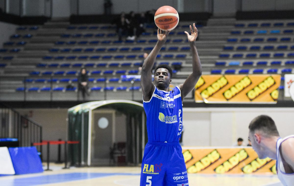Tai Badmus, no partido da Liga LEB Ouro entre Peixe Galego e HLA Alicante
