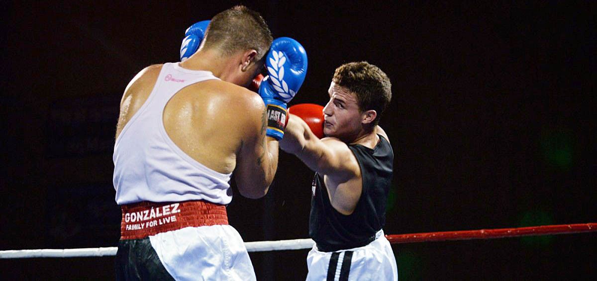 Velada de boxeo en Marín