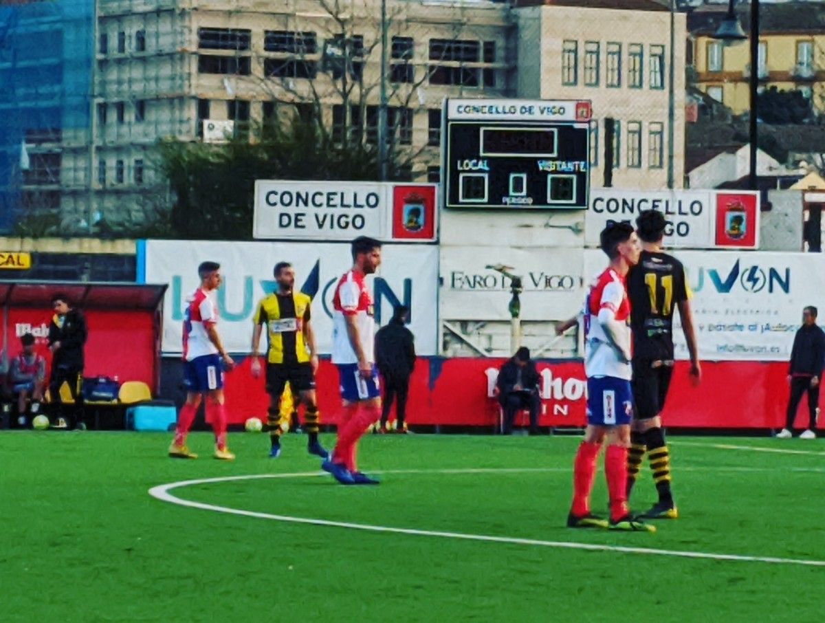 Partido entre o Rápido de Bouzas e o Arosa