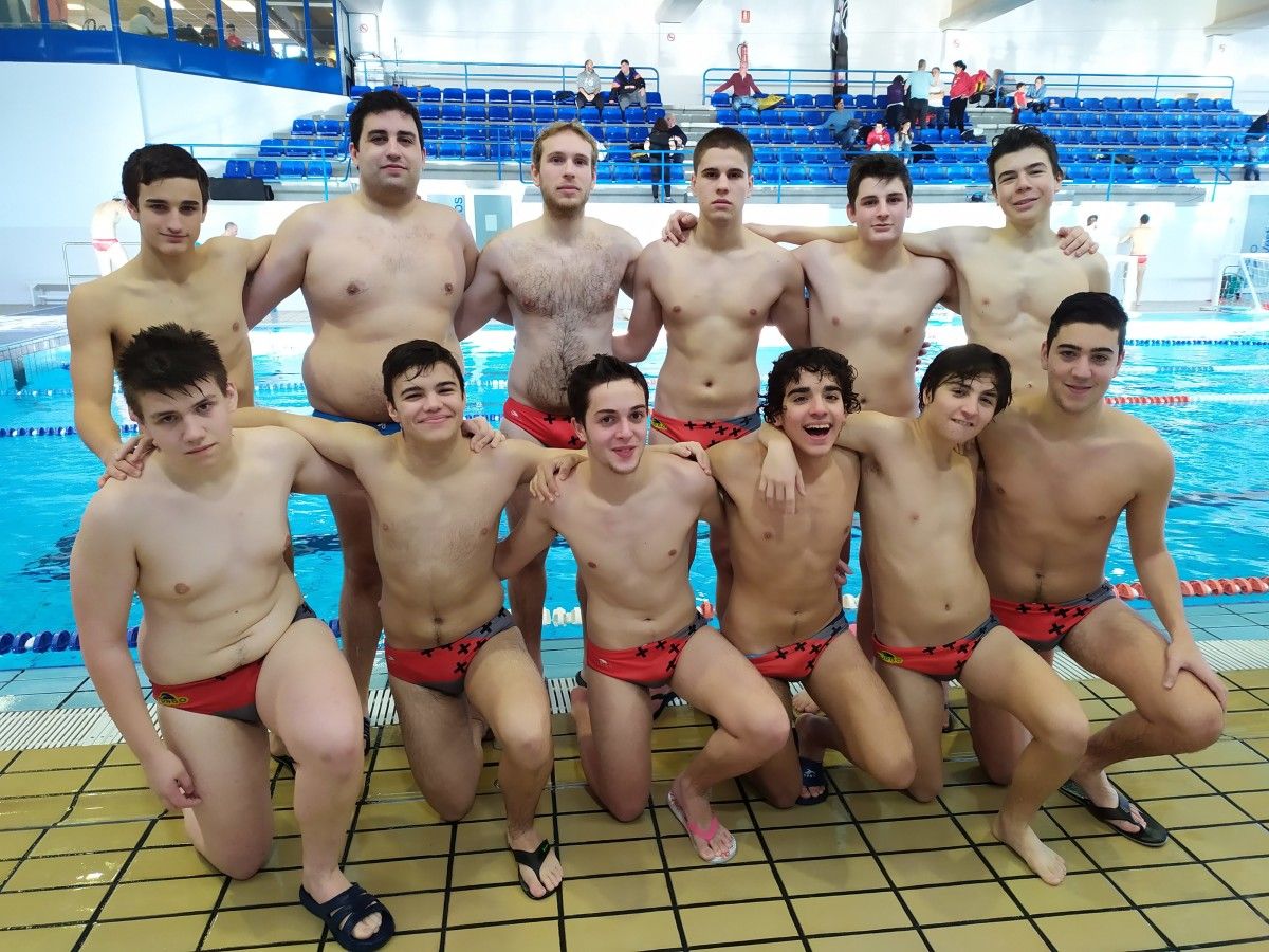 Plantilla del CW Pontevedra B durante un partido en Lugo