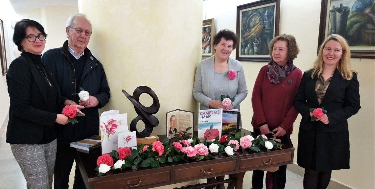Presentación de la tercera edición de 'Camelias e Mar' en Marín
