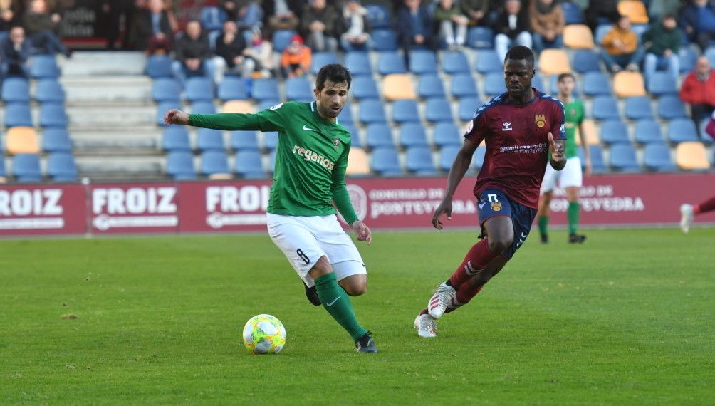 Álex López, en el partido entre el Pontevedra CF y el Racing de Ferrol en Pasarón de la temporada 19/20