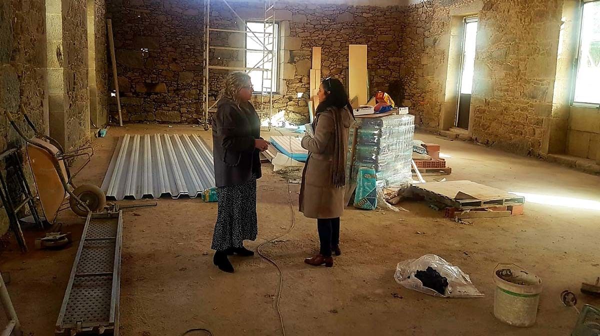 Obras de construción do centro social de Alende