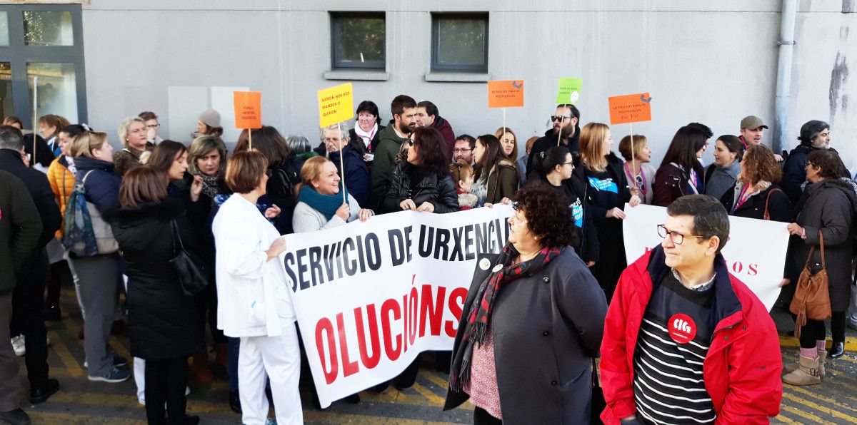Protesta a las puertas del servicio de Urgencias de Montecelo