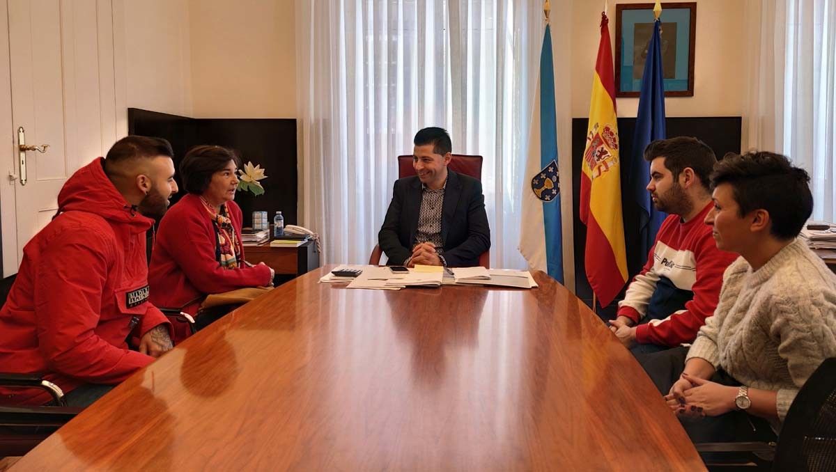 Reunión de Andrés Díaz coa organización da Subida a Ponte Caldelas
