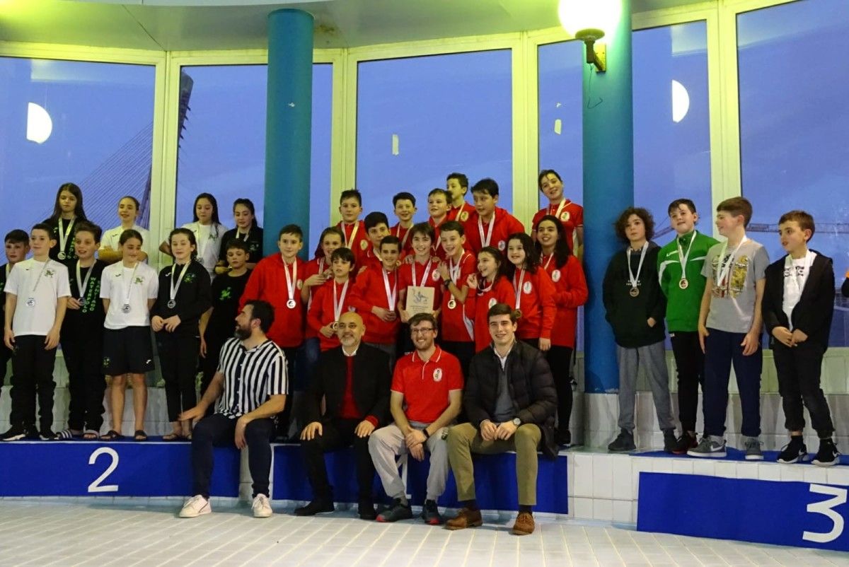 El equipo alevín del CW Pontevedra es campeón gallego