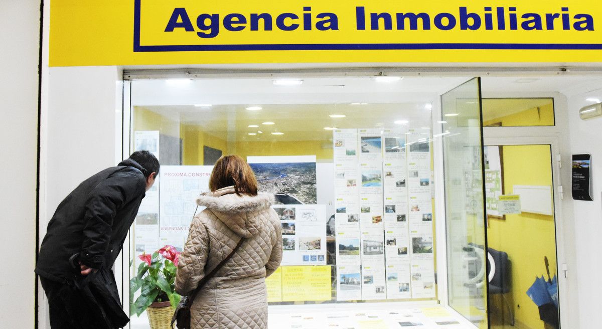 Escaparate dunha inmobiliaria