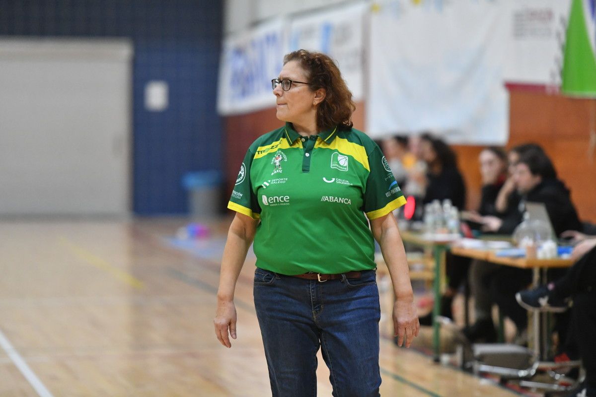 Mayte Méndez, entrenadora del Arxil, en el partido ante el Avilés en el CGTD