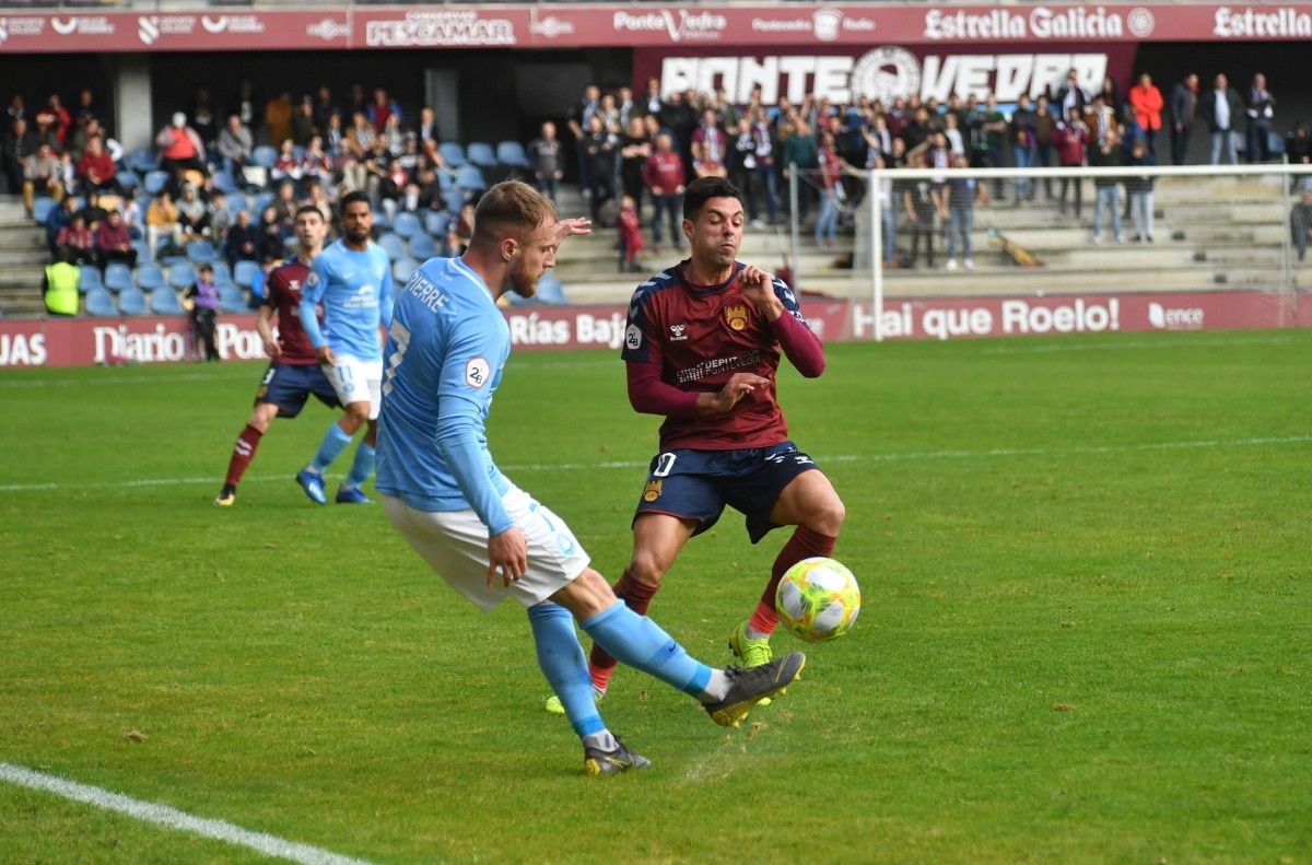 Partido de Liga entre Pontevedra e Ibiza en Pasarón