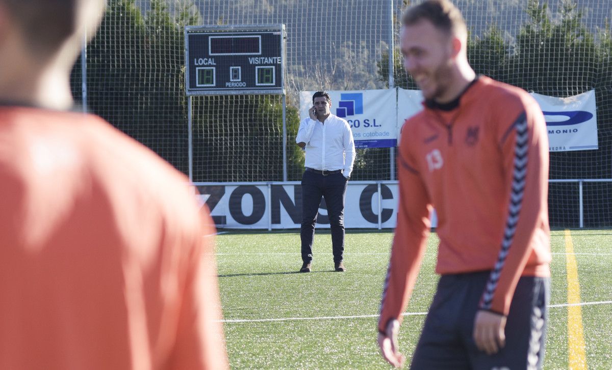 Roberto Feáns, nun adestramento do Pontevedra en Cerponzóns