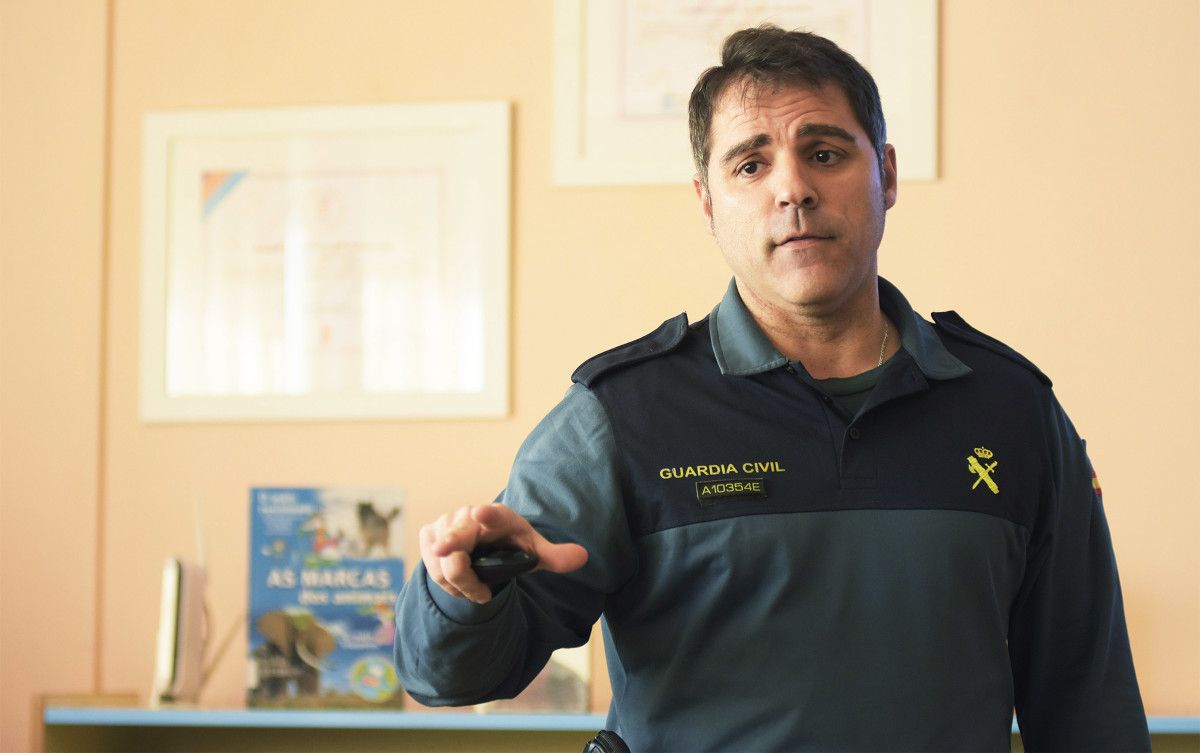 Charla del guardia civil Javier Cancelas en el CEIP Plurilingüe Montemogos de Bueu