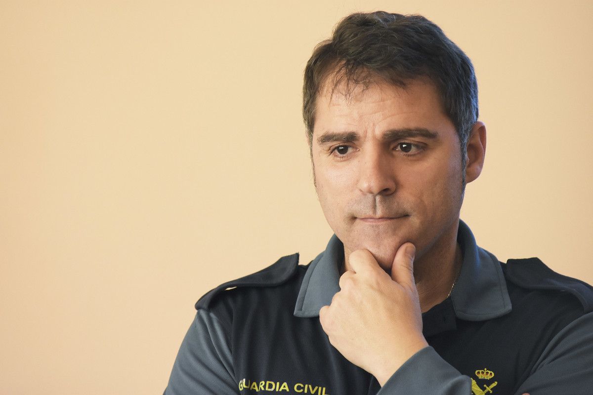 Charla del guardia civil Javier Cancelas en el CEIP Plurilingüe Montemogos de Bueu