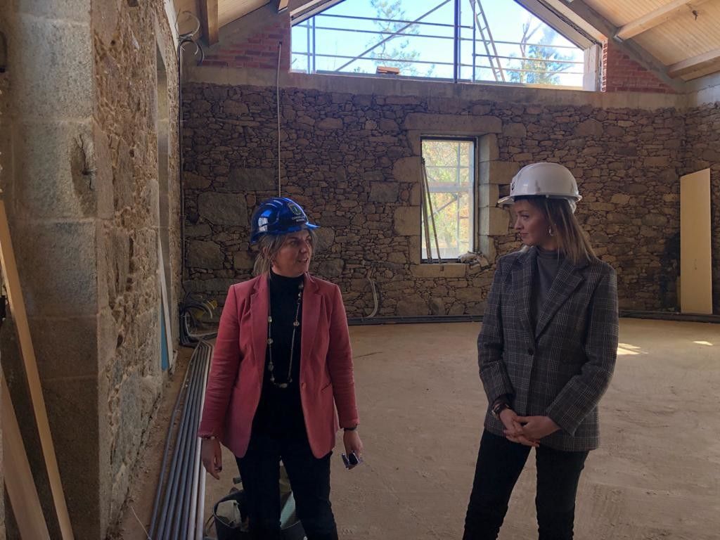 Fabiola García e Luisa Piñeiro, na antiga Cámara Agraria de Moraña