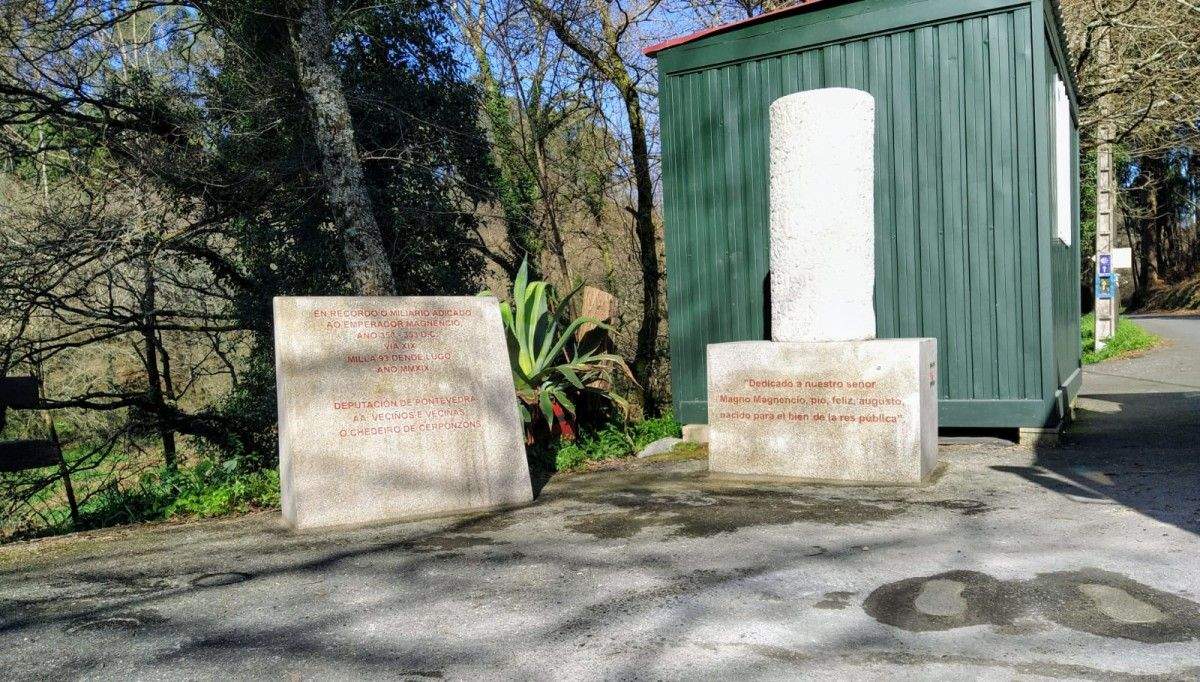 Réplica del miliario de Magnencio 