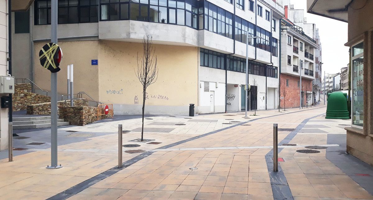 Punto de corte cun pivote na metade da rúa Gorgullón