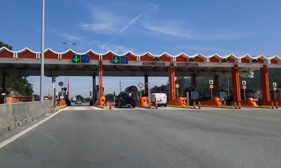 Cabinas de peaxe da autopista en Vilaboa
