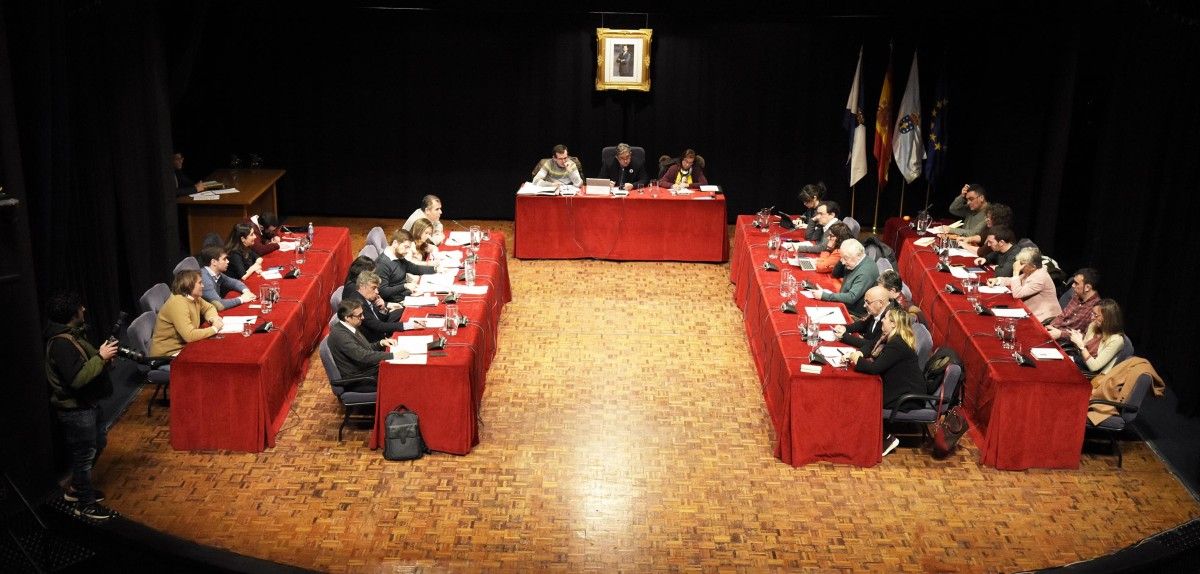 Pleno municipal en el Teatro Principal de Pontevedra