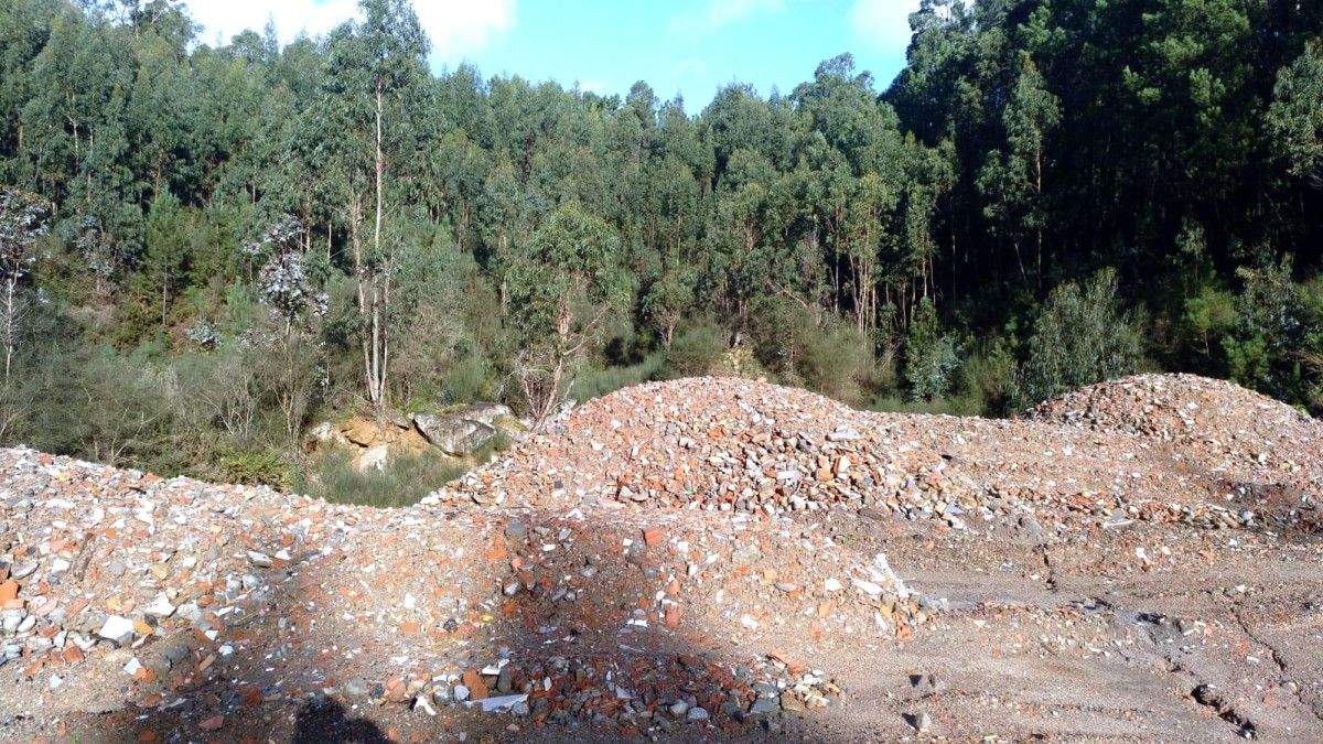 Escombros en Saiar- Archivo