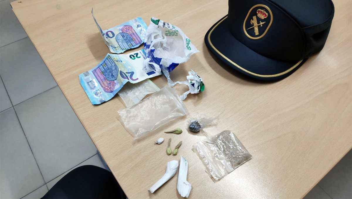 Droga incautada en Cangas a un mozo de Bueu