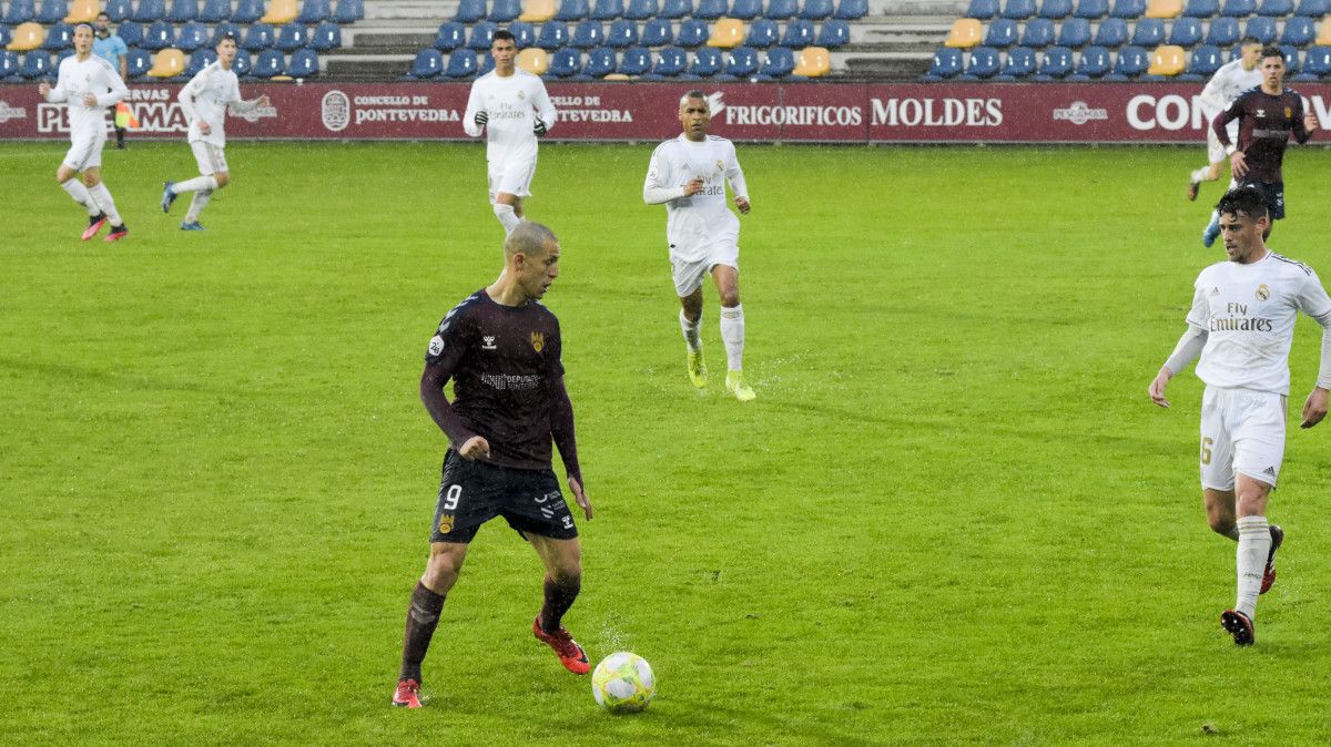 Partido entre Pontevedra y Real Madrid Castilla en Pasarón