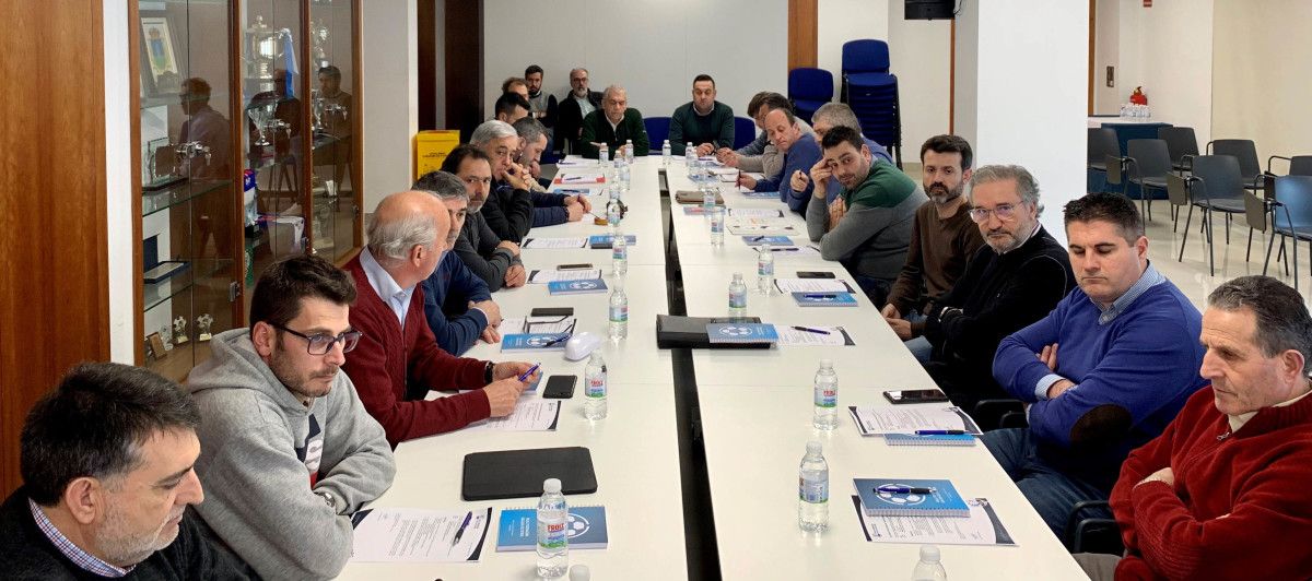 Comisión de Terceira División na sede pontevedresa da Real Federación Galega de Fútbol