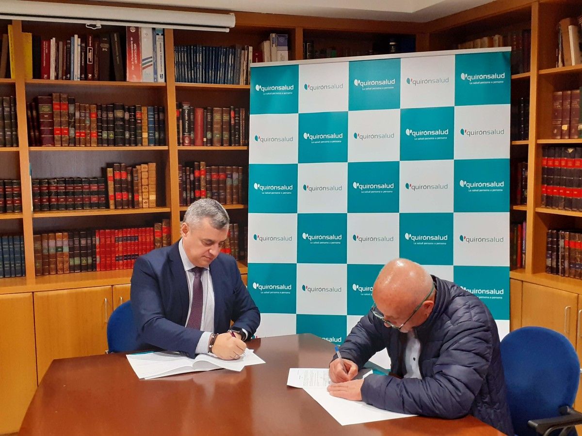 Sinatura do convenio entre Quirónsalud Miguel Domínguez e a Federación de Confrarías de Pescadores