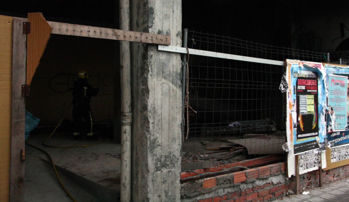 Incendio en un bajo de la calle Augusto García Sánchez