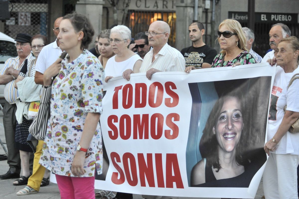 Manifestación polo segundo aniversario da desaparición de Sonia Iglesias Manifestación polo segundo aniversario da desaparición de Sonia Iglesias