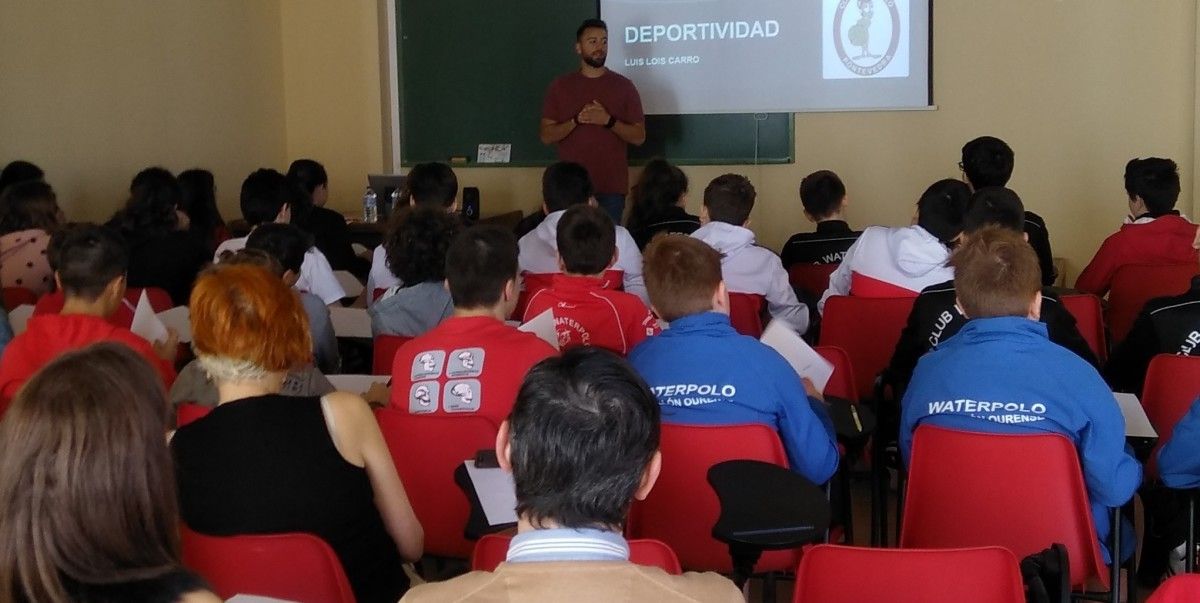 El CW Pontevedra imparte por segundo año un ciclo de formación complementaria