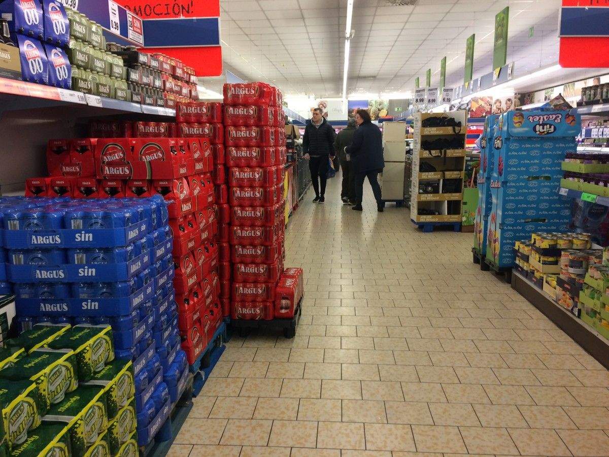 Ausencia de aglomeracións en hipermercados e supermercados