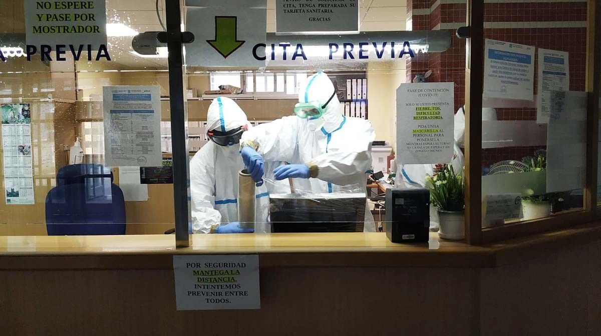Desinfección do centro de saúde de Vilagarcía