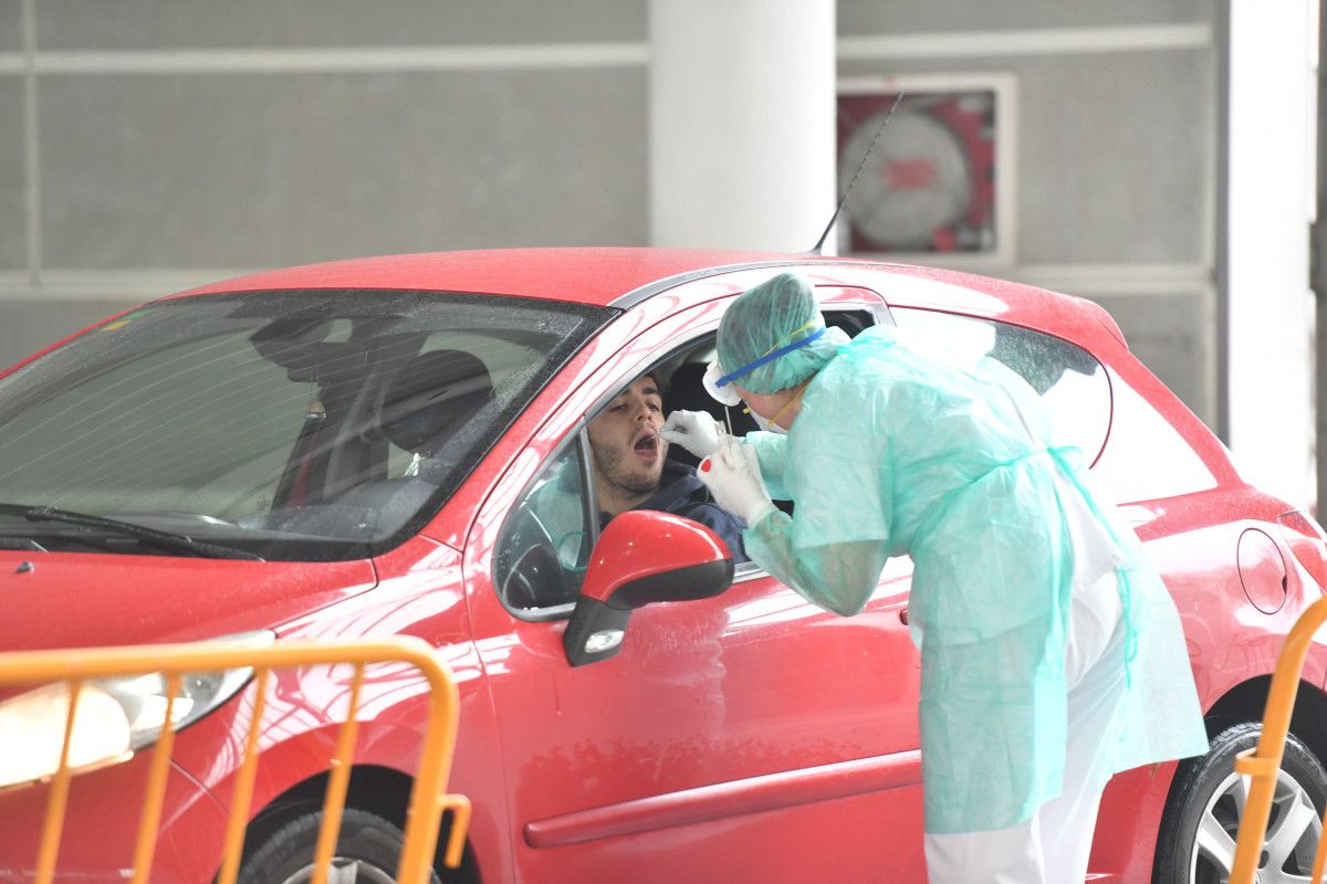 Probas rápidas para detectar o coronavirus sen saír do coche
