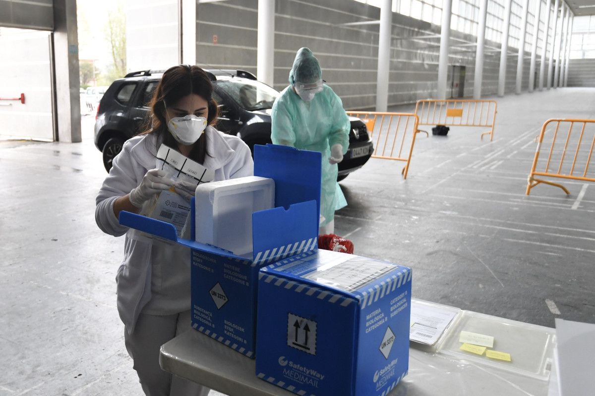 Probas rápidas para detectar o coronavirus sen saír do coche