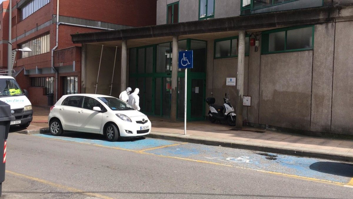 Tarefas de desinfección das rúas en Marín