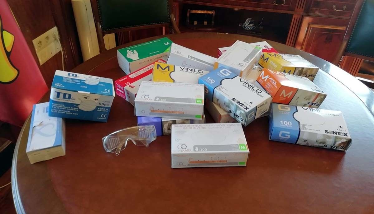 Material de protección repartido pola Xunta aos concellos