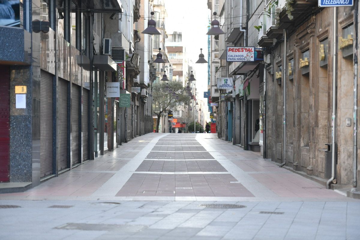 Rúas de Pontevedra baleiras  durante os primeiros días de confinamento