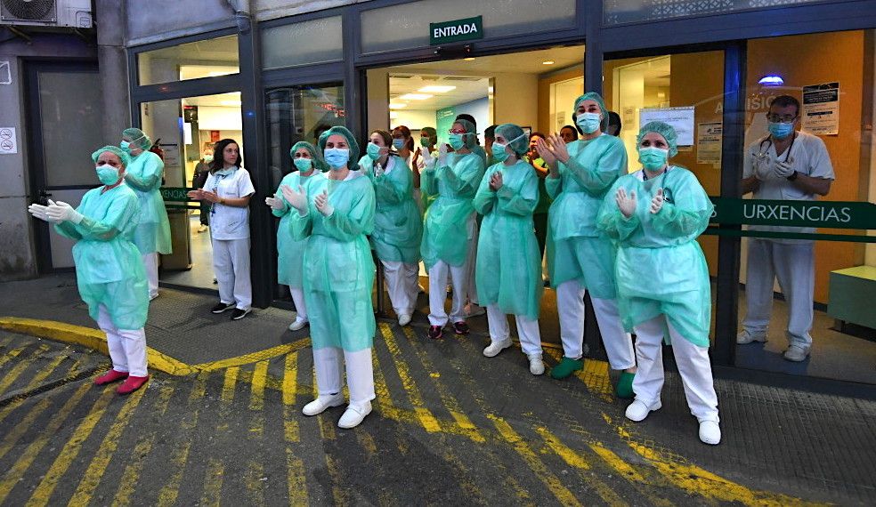 Aplauso a los sanitarios en Montecelo