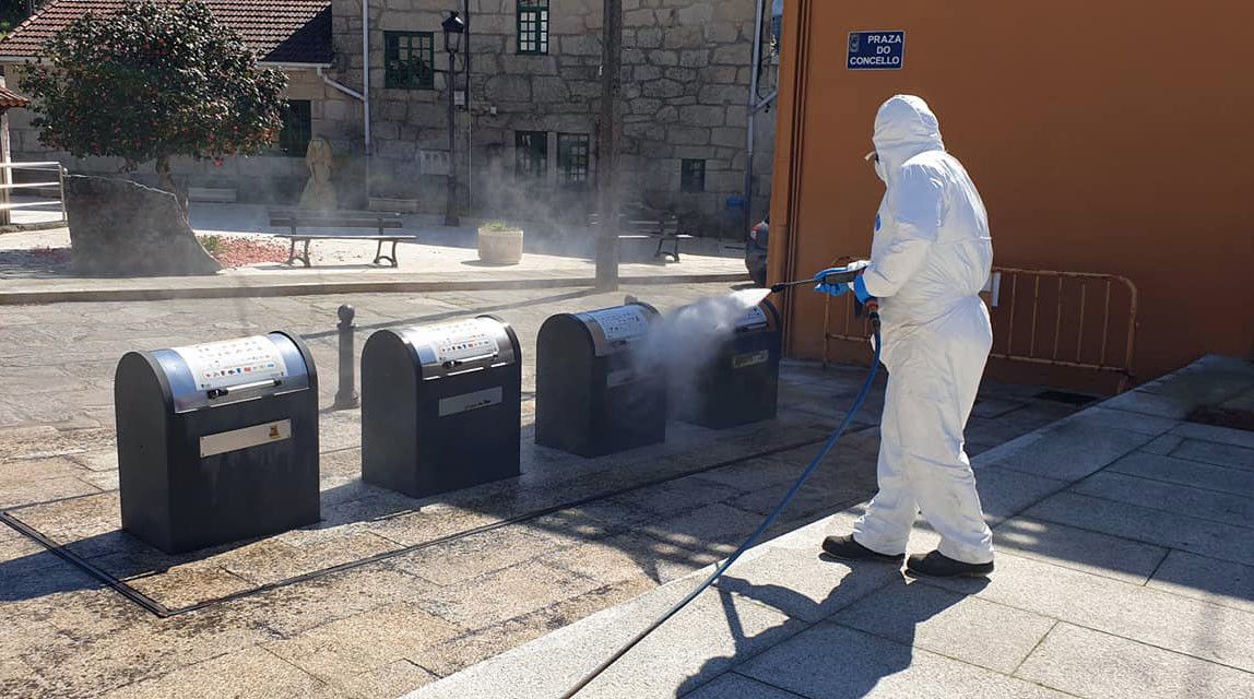 Limpeza de contedores en Cerdedo polo coronavirus