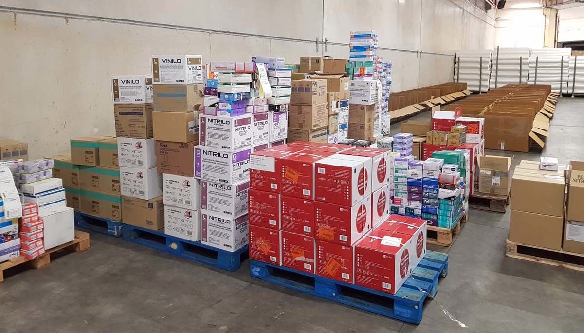 Reparto de material contra o coronavirus