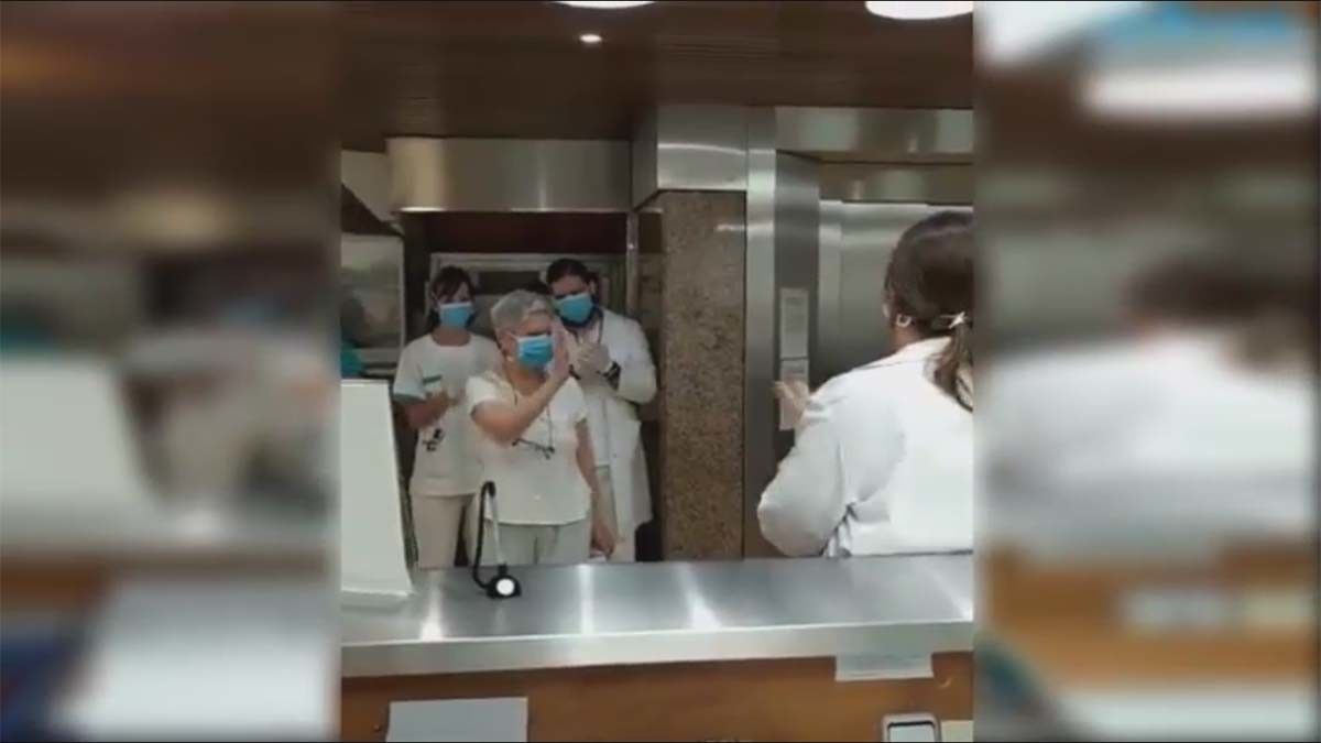 Una de las pacientes con coronavirus que ha sido dada de alta en el Domínguez