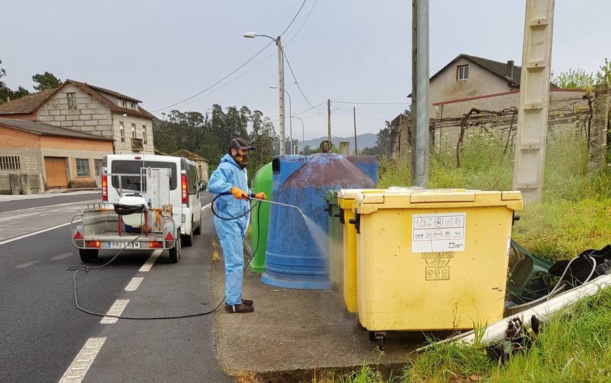 Tarefas de limpeza e desinfección en zonas rurais de Caldas
