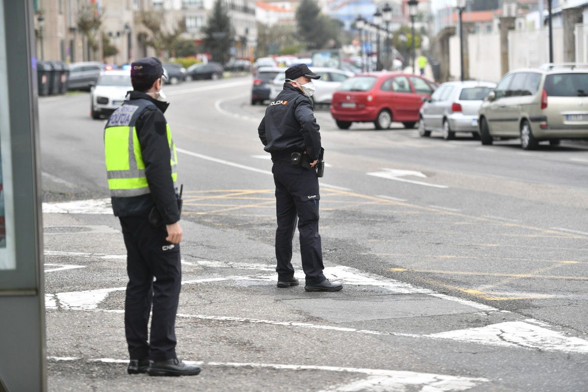 Control da Policía Nacional e a Policía Local de Marín