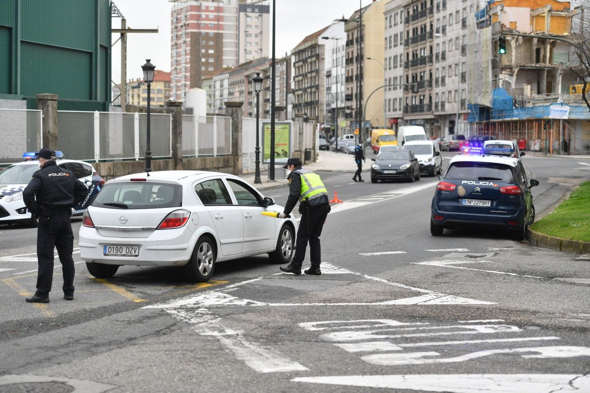 Control da Policía Nacional e a Policía Local de Marín