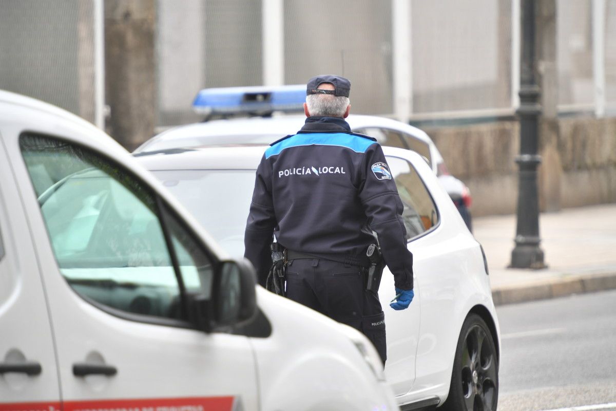 Control de la Policía Nacional y la Policía Local de Marín